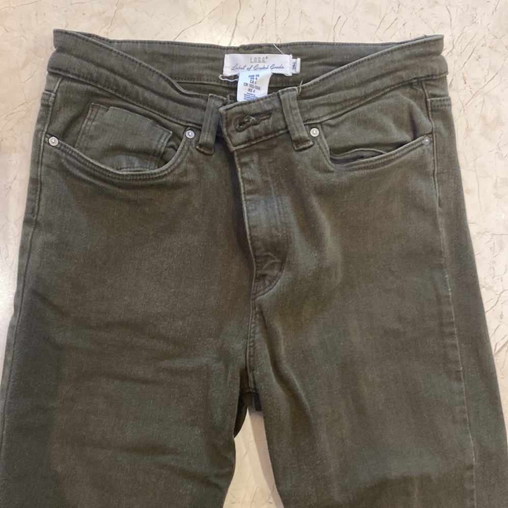 Dark green fitted pants
